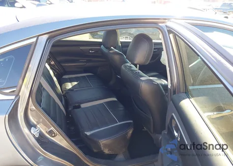 2015 Nissan Altima 2.5 S из США, поврежденный, VIN 1N4AL3AP5FN349343